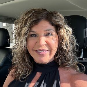 Meet your Posher, Suzie